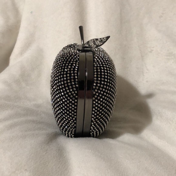 COPY - Black Bitten Apple Crystal Clutch w/ detachable chain (46”) - Picture 4 of 8